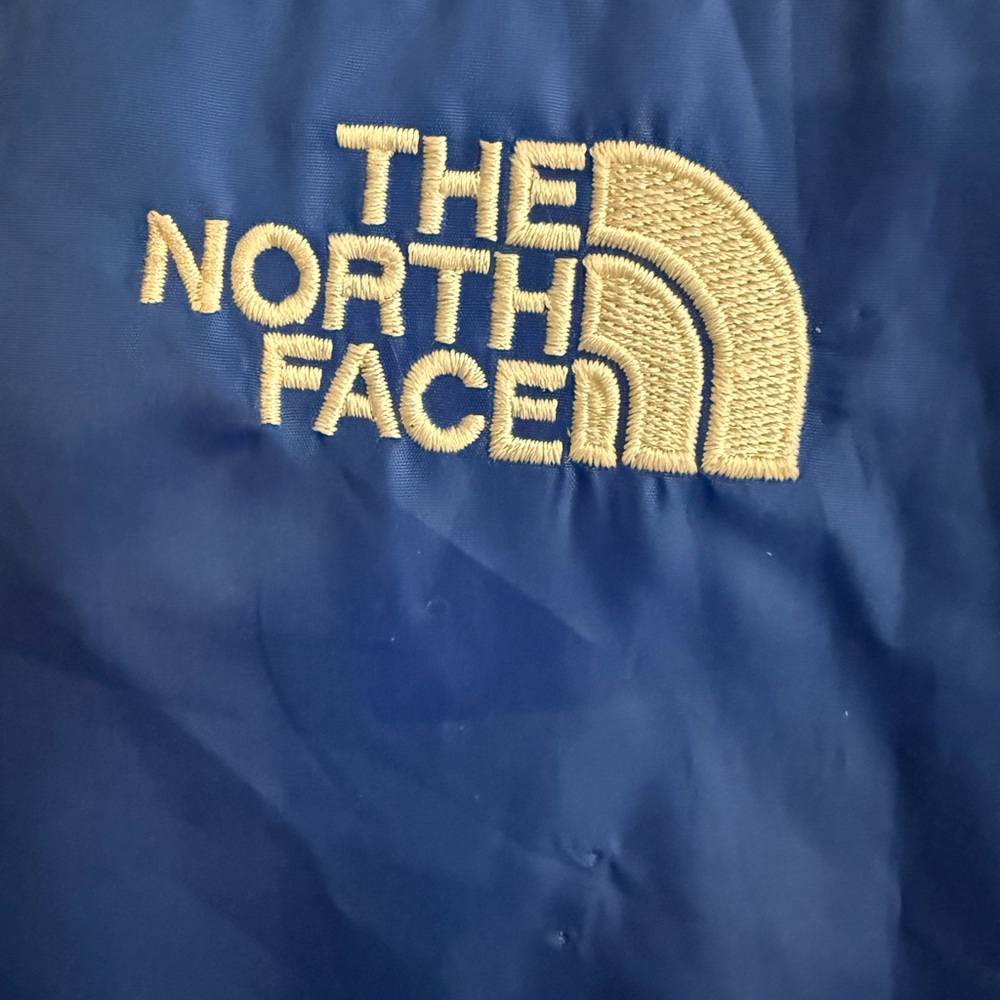 The North Face Men’s Medium Shell Jacket - please read description small flaw - Picture 3 of 7